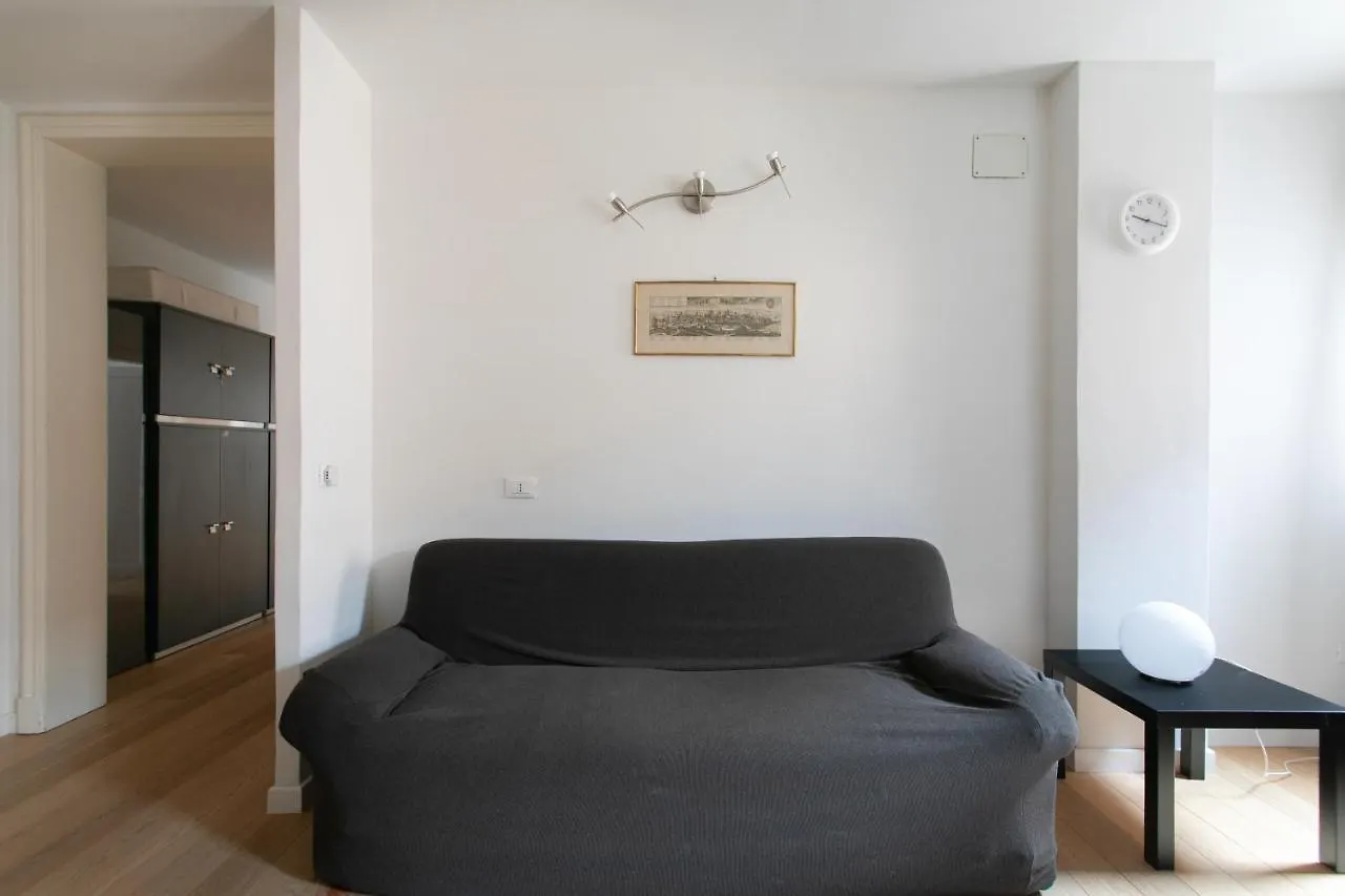 Venice Lance With Lift, 2 Minutes Walk From The Train Station Apartment