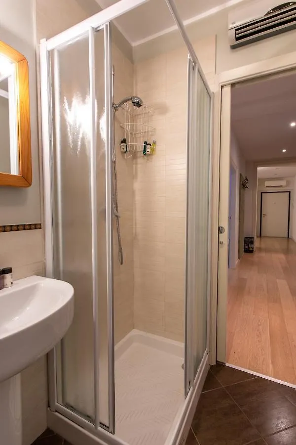 Venice Lance With Lift, 2 Minutes Walk From The Train Station